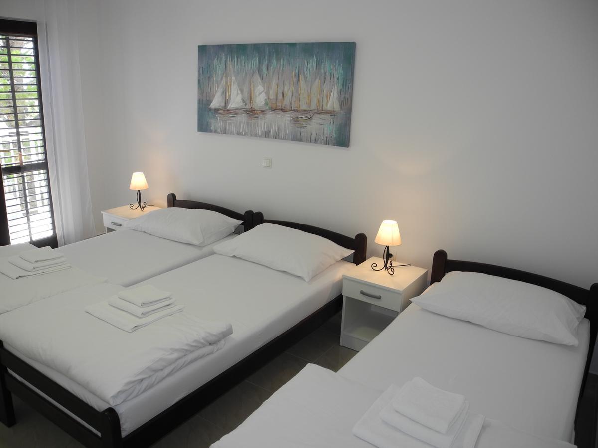 Apartments Nives Crikvenica Exterior photo